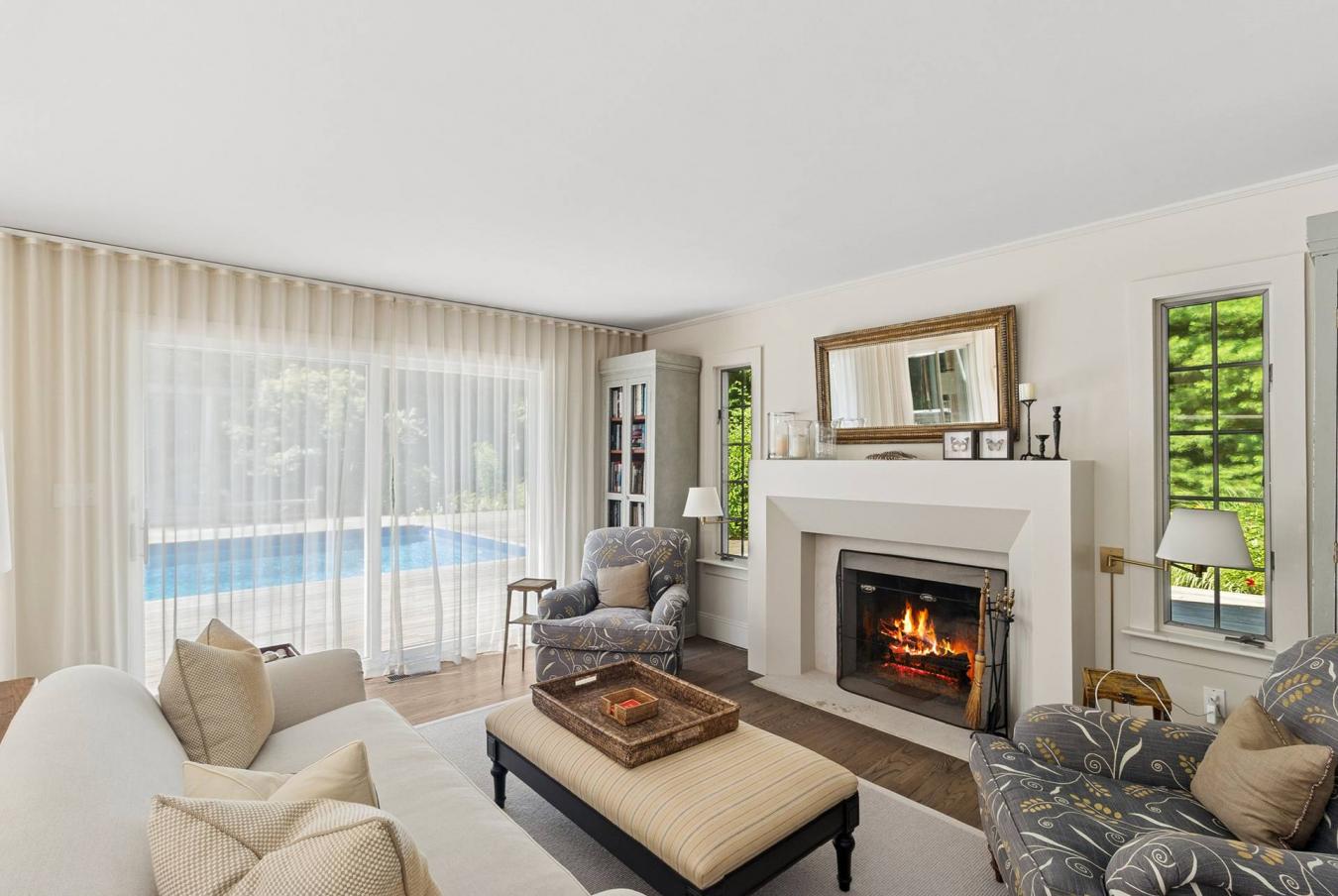 East Hampton, New York, 11937, United States, 3 Bedrooms Bedrooms, ,2 BathroomsBathrooms,Residential,For Sale,2002644