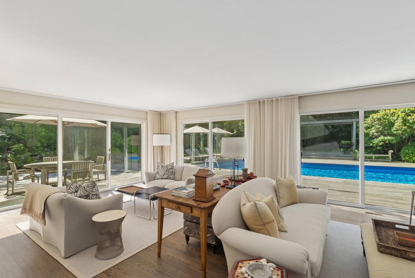 East Hampton, New York, 11937, United States, 3 Bedrooms Bedrooms, ,2 BathroomsBathrooms,Residential,For Sale,2002644