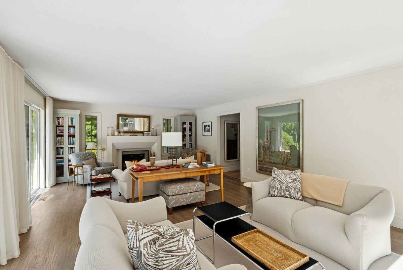 East Hampton, New York, 11937, United States, 3 Bedrooms Bedrooms, ,2 BathroomsBathrooms,Residential,For Sale,2002644