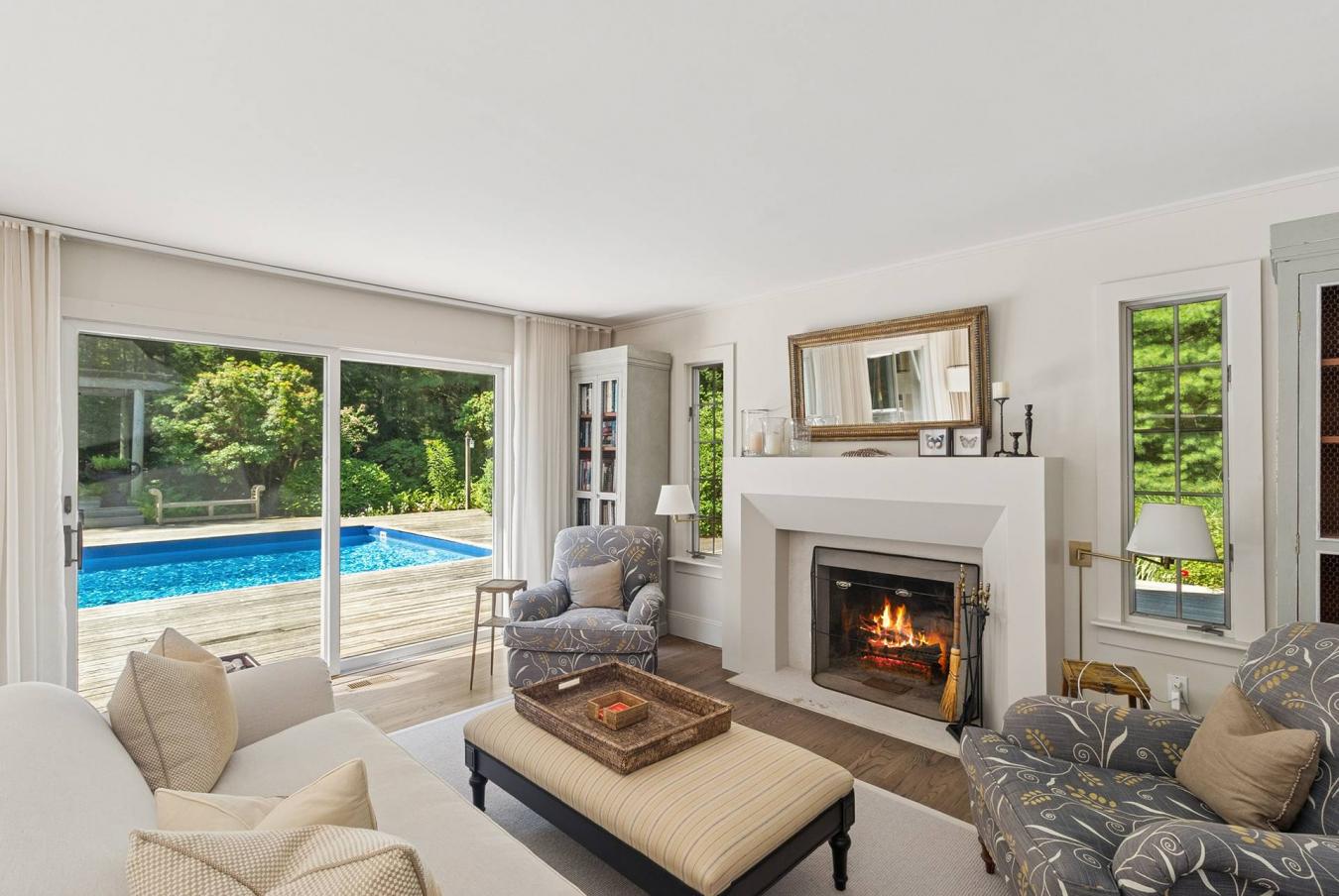 East Hampton, New York, 11937, United States, 3 Bedrooms Bedrooms, ,2 BathroomsBathrooms,Residential,For Sale,2002644