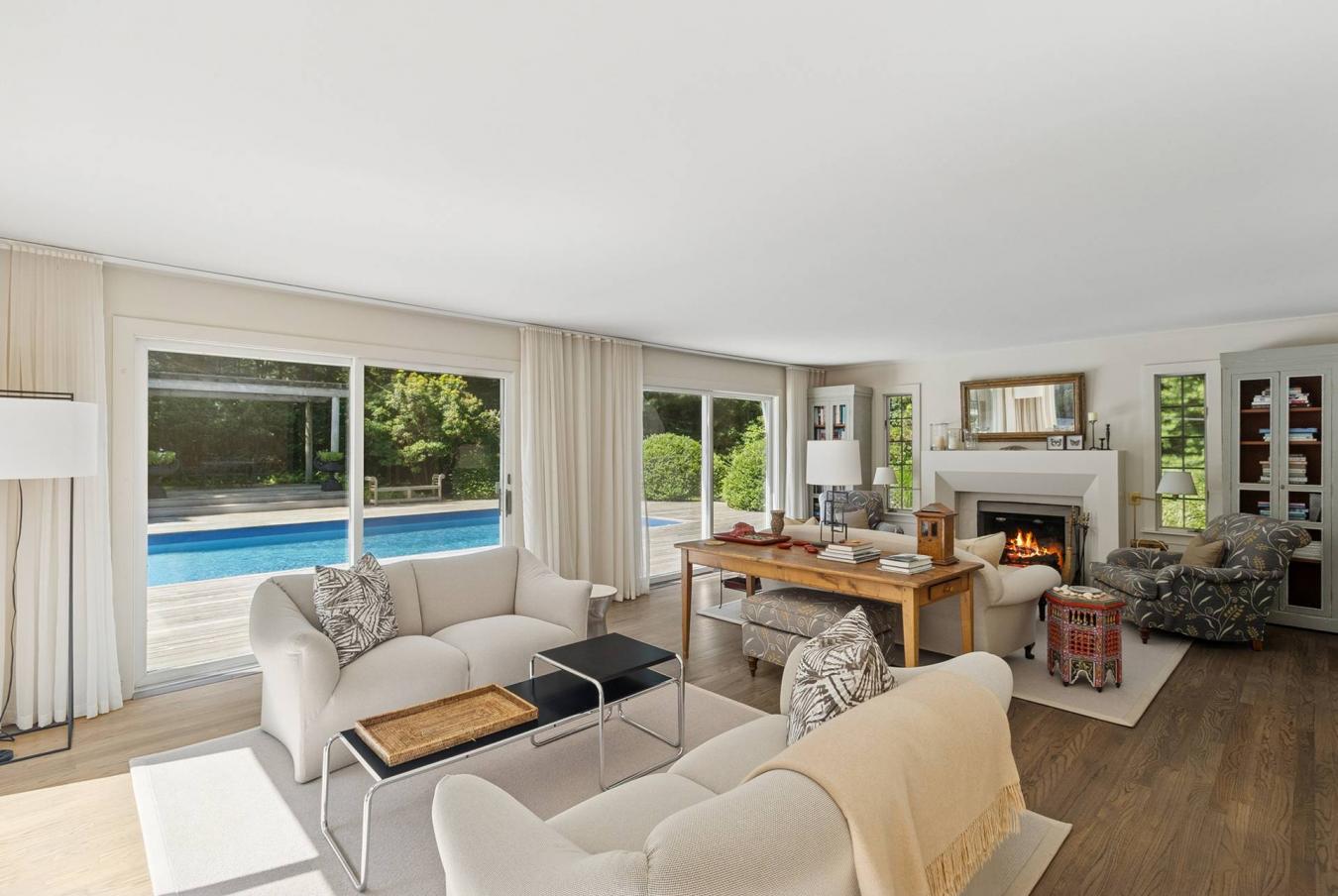 East Hampton, New York, 11937, United States, 3 Bedrooms Bedrooms, ,2 BathroomsBathrooms,Residential,For Sale,2002644