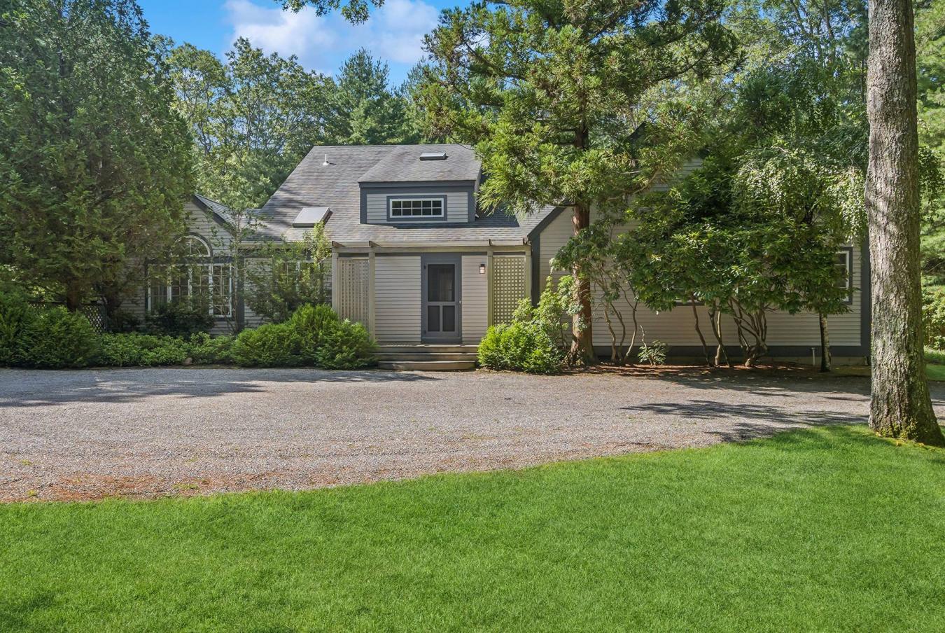 East Hampton, New York, 11937, United States, 3 Bedrooms Bedrooms, ,2 BathroomsBathrooms,Residential,For Sale,2002644