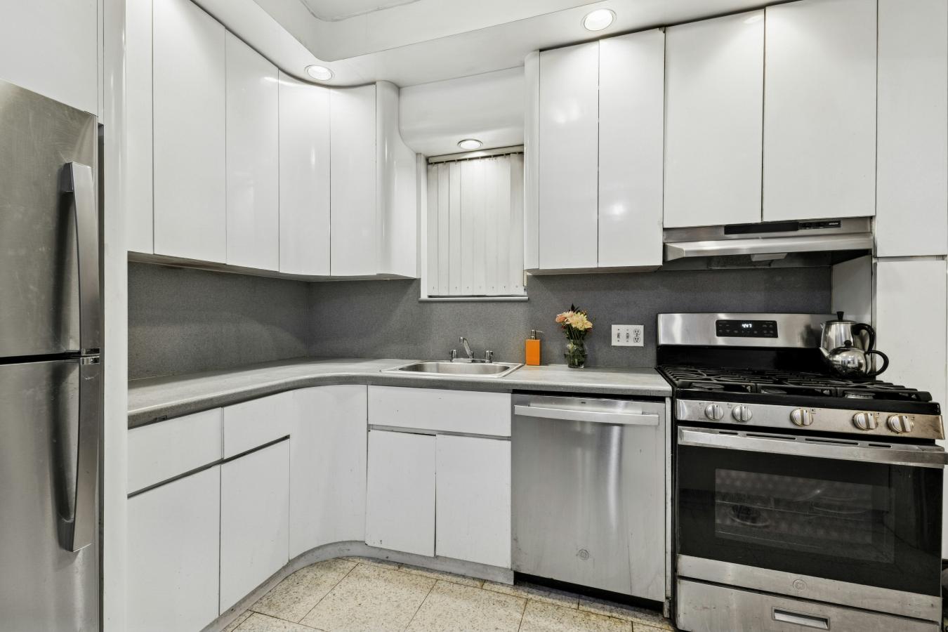 Madison, New York, 11229, United States, 3 Bedrooms Bedrooms, ,3 BathroomsBathrooms,Residential,For Sale,2002645