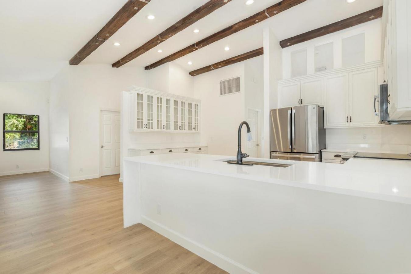 West Palm Beach, Florida, 33413, United States, 5 Bedrooms Bedrooms, ,5 BathroomsBathrooms,Residential,For Sale,2002642