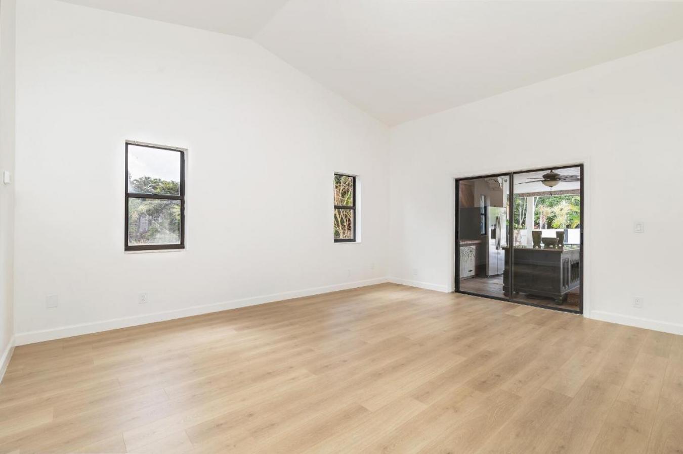 West Palm Beach, Florida, 33413, United States, 5 Bedrooms Bedrooms, ,5 BathroomsBathrooms,Residential,For Sale,2002642