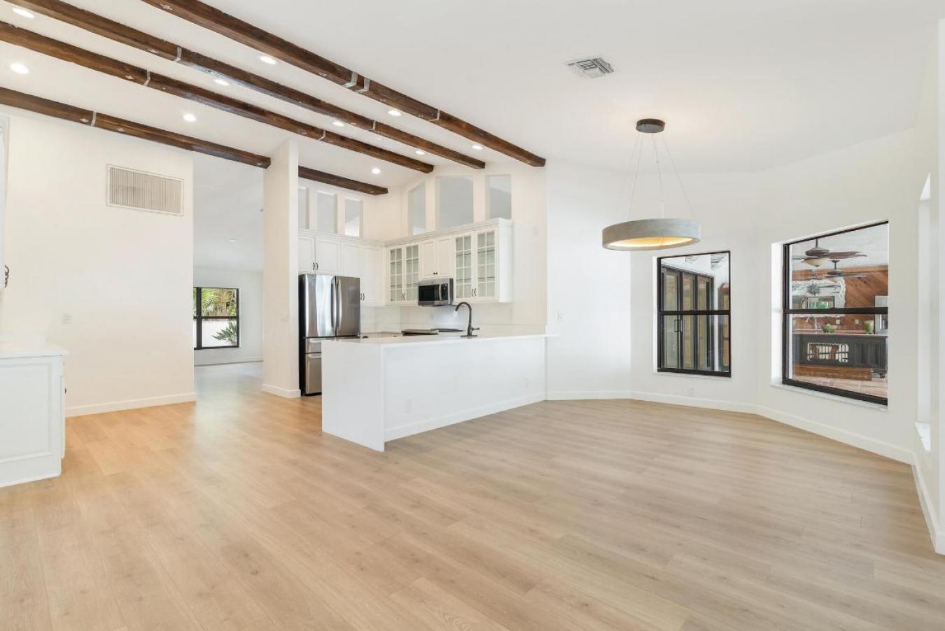 West Palm Beach, Florida, 33413, United States, 5 Bedrooms Bedrooms, ,5 BathroomsBathrooms,Residential,For Sale,2002642