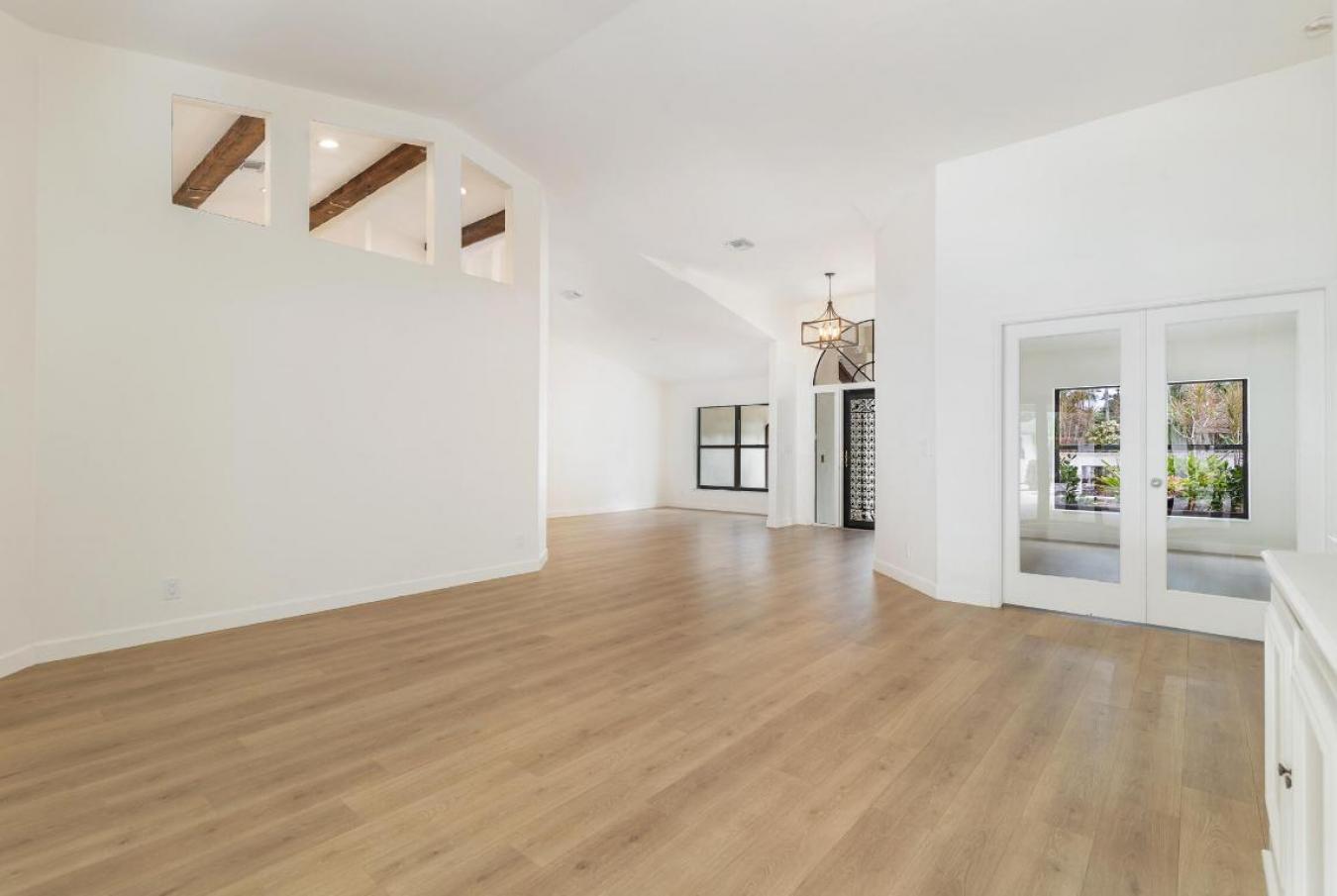 West Palm Beach, Florida, 33413, United States, 5 Bedrooms Bedrooms, ,5 BathroomsBathrooms,Residential,For Sale,2002642