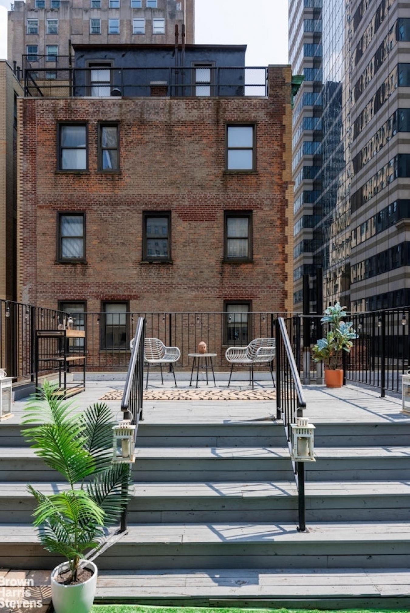 Financial District, New York, 10005, United States, 2 Bedrooms Bedrooms, ,2 BathroomsBathrooms,Residential,For Sale,2002641