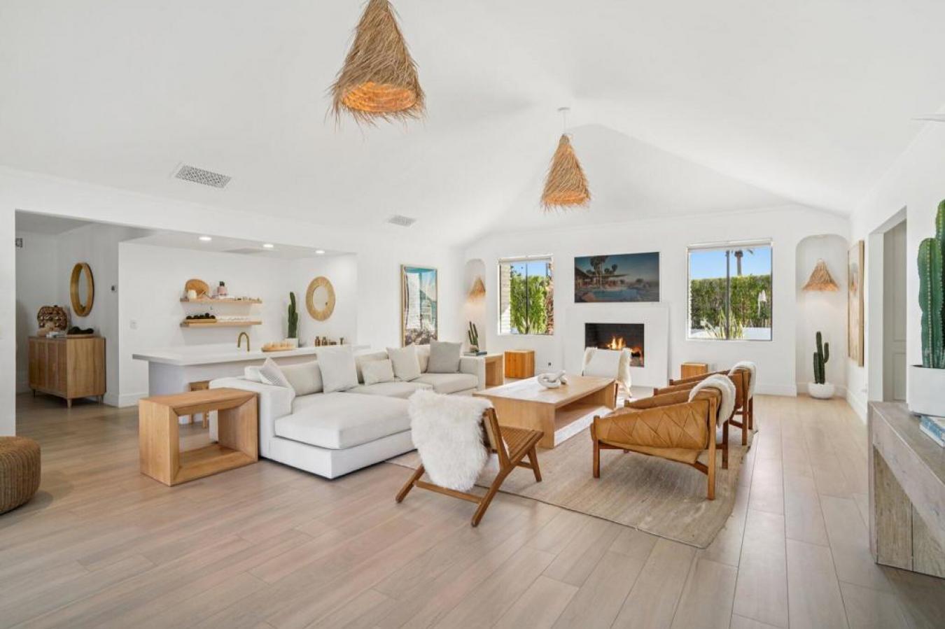 Palm Springs, Riverside, 92262, United States, 4 Bedrooms Bedrooms, ,4 BathroomsBathrooms,Residential,For Sale,2002880