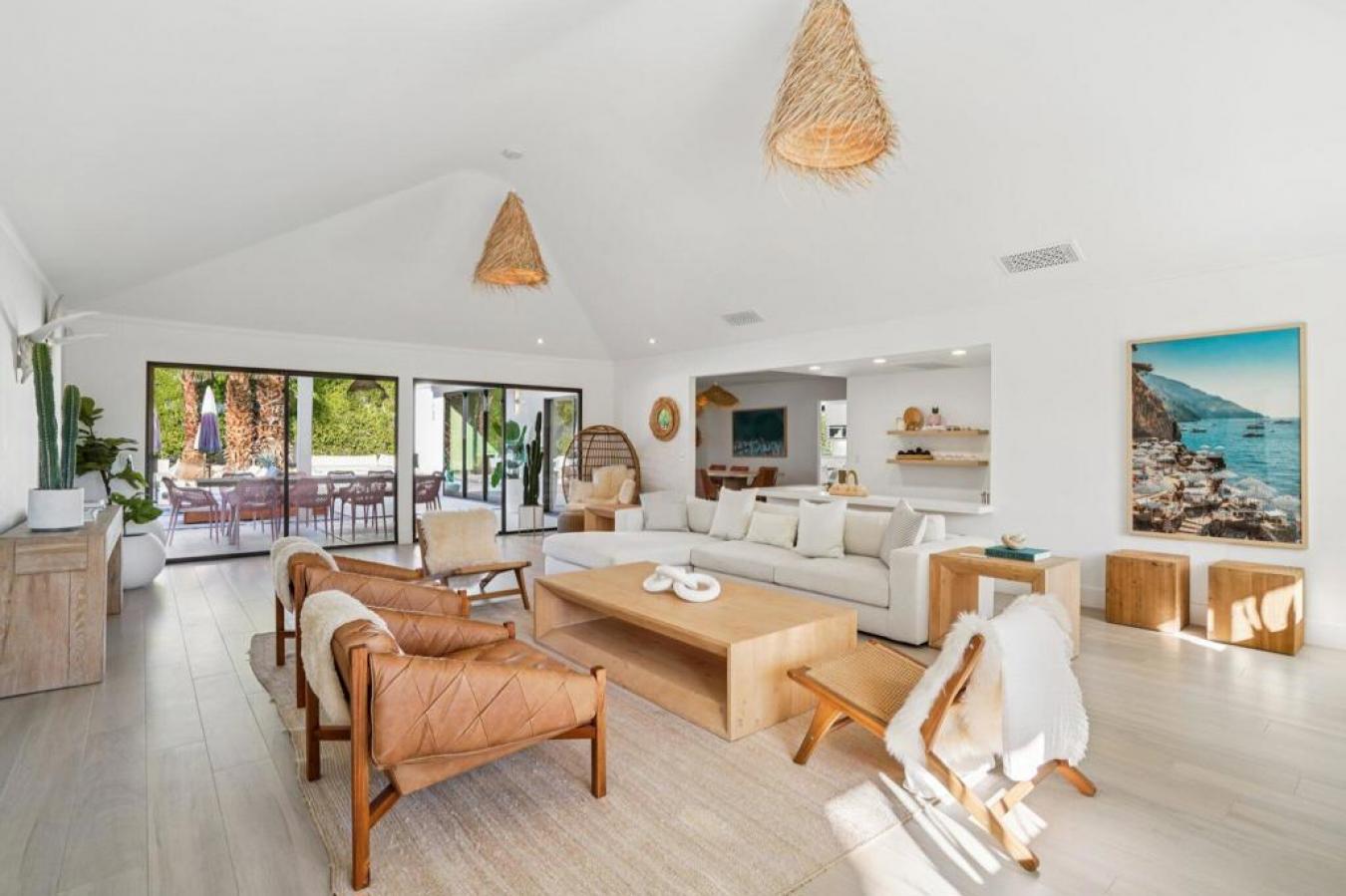 Palm Springs, Riverside, 92262, United States, 4 Bedrooms Bedrooms, ,4 BathroomsBathrooms,Residential,For Sale,2002880