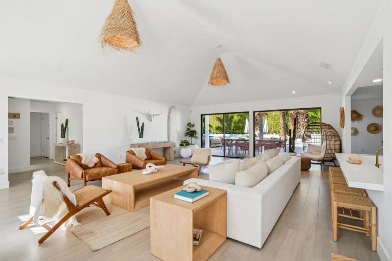 Palm Springs, Riverside, 92262, United States, 4 Bedrooms Bedrooms, ,4 BathroomsBathrooms,Residential,For Sale,2002880