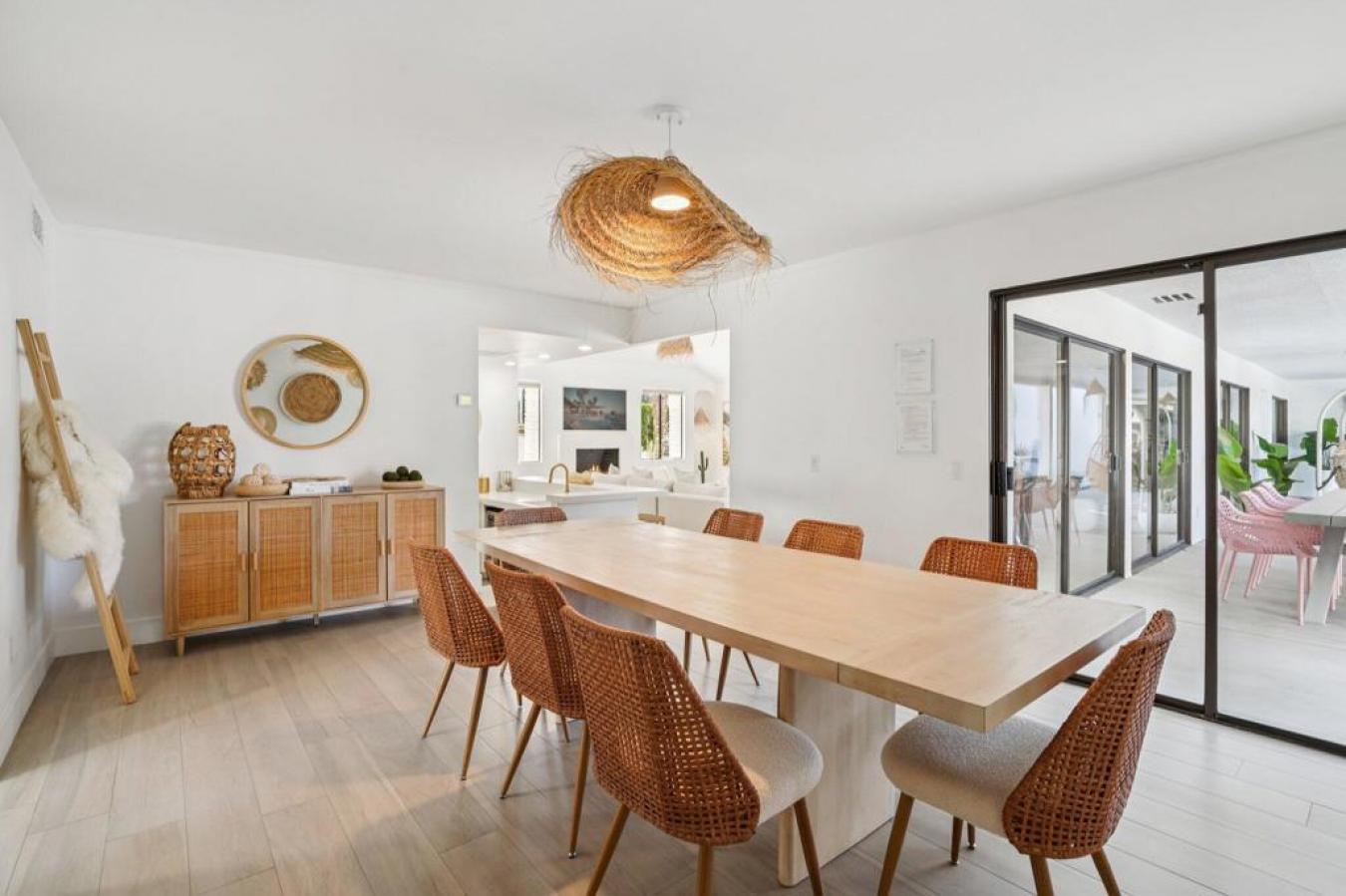 Palm Springs, Riverside, 92262, United States, 4 Bedrooms Bedrooms, ,4 BathroomsBathrooms,Residential,For Sale,2002880