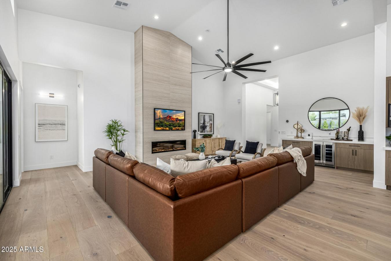 Phoenix, Maricopa, 85018, United States, 4 Bedrooms Bedrooms, ,4 BathroomsBathrooms,Residential,For Sale,2002879