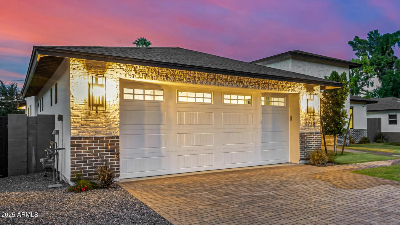 Phoenix, Maricopa, 85018, United States, 4 Bedrooms Bedrooms, ,4 BathroomsBathrooms,Residential,For Sale,2002879