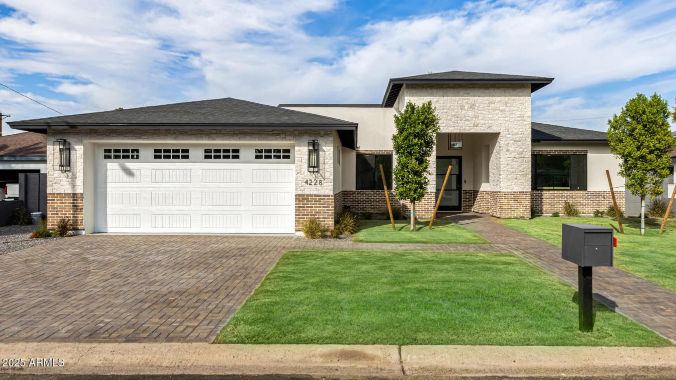 Phoenix, Maricopa, 85018, United States, 4 Bedrooms Bedrooms, ,4 BathroomsBathrooms,Residential,For Sale,2002879