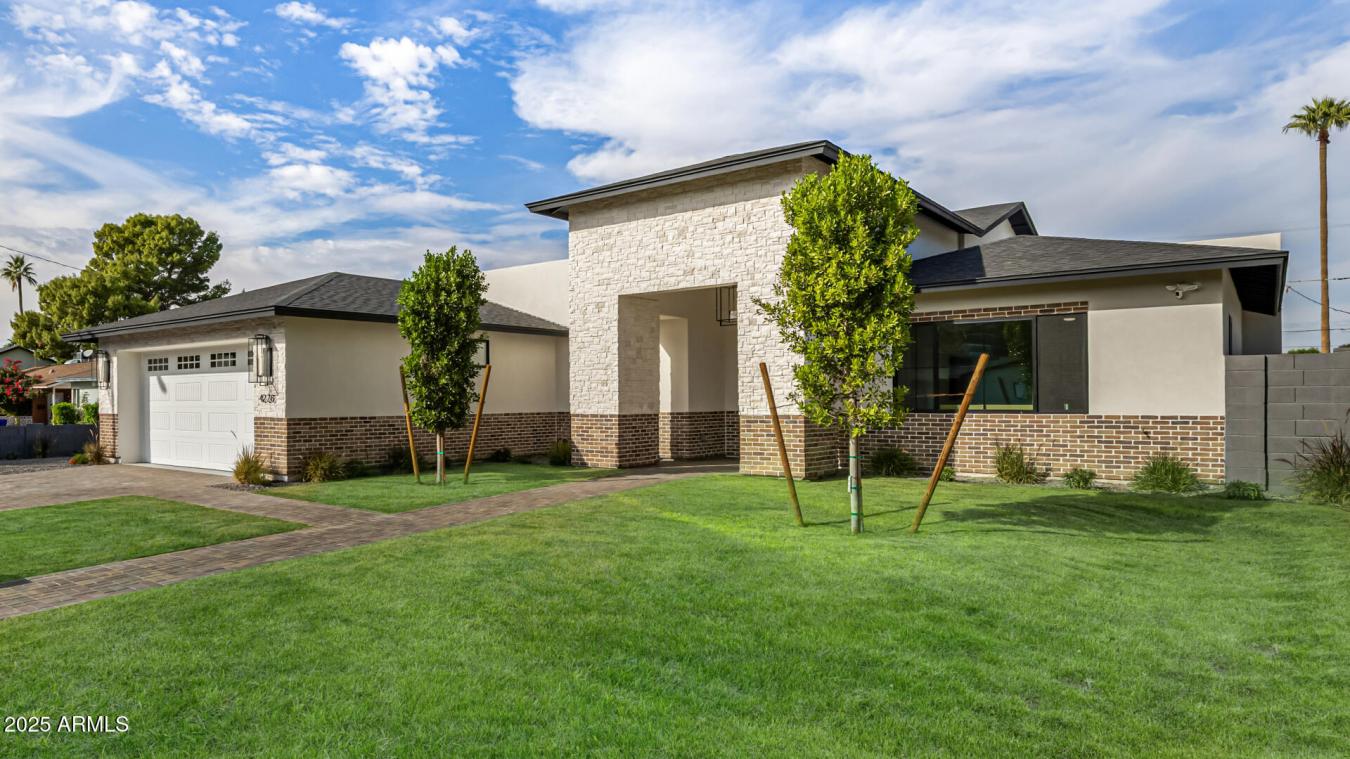 Phoenix, Maricopa, 85018, United States, 4 Bedrooms Bedrooms, ,4 BathroomsBathrooms,Residential,For Sale,2002879