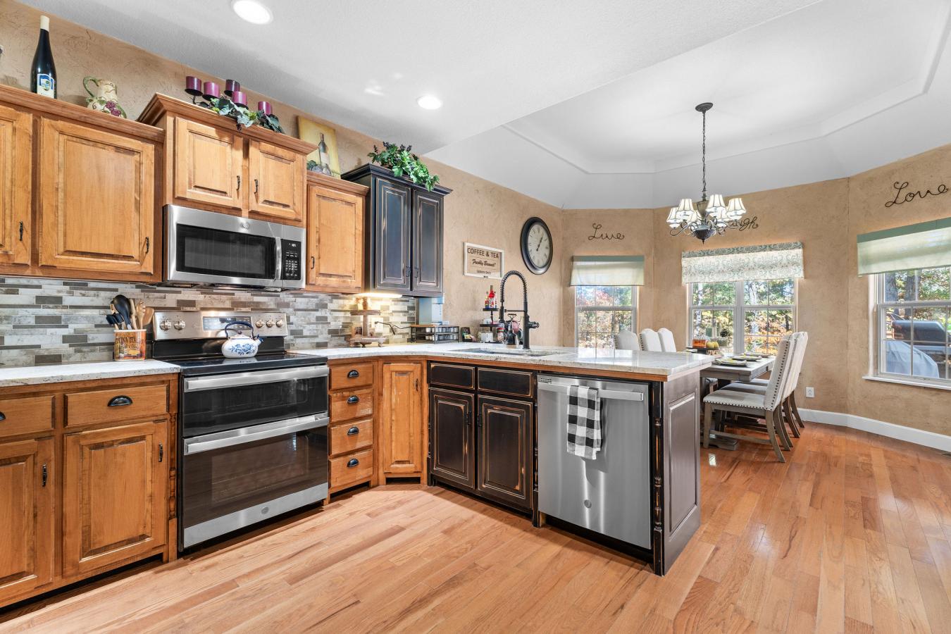 Ridgedale, Taney, 65737, United States, 3 Bedrooms Bedrooms, ,3 BathroomsBathrooms,Residential,For Sale,2003865