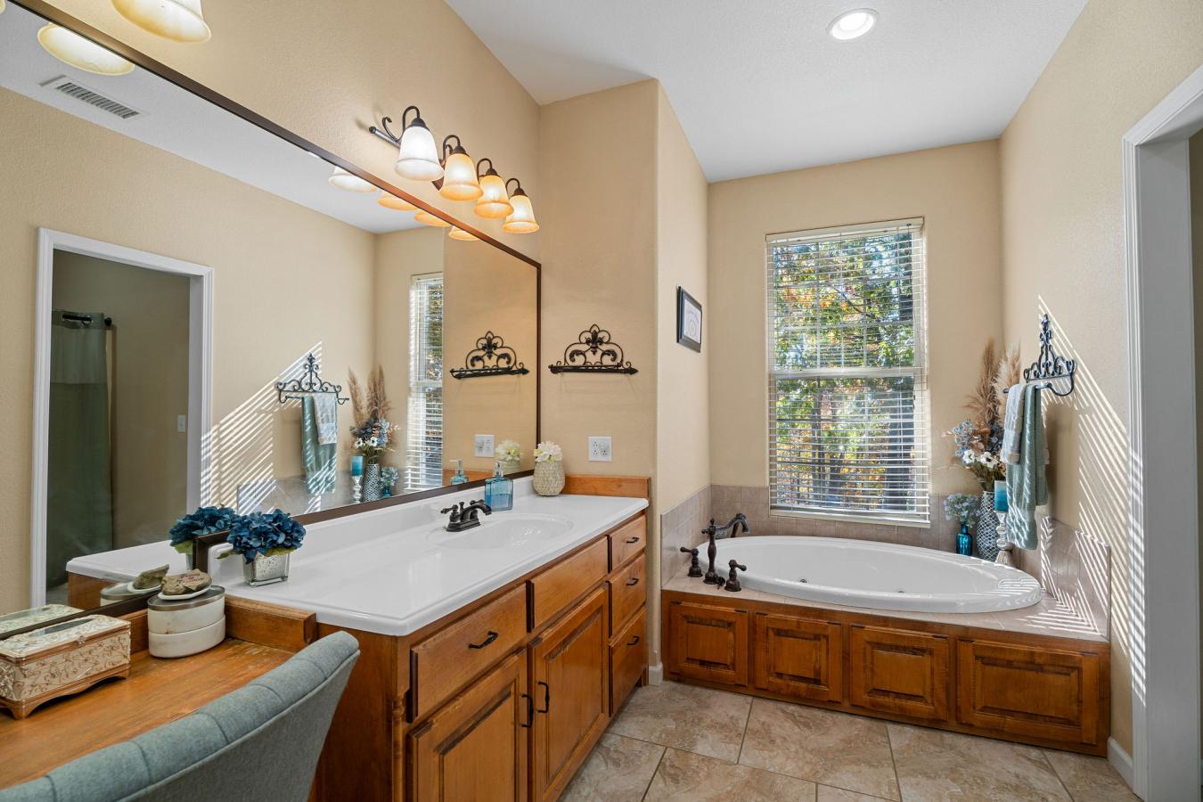 Ridgedale, Taney, 65737, United States, 3 Bedrooms Bedrooms, ,3 BathroomsBathrooms,Residential,For Sale,2003865