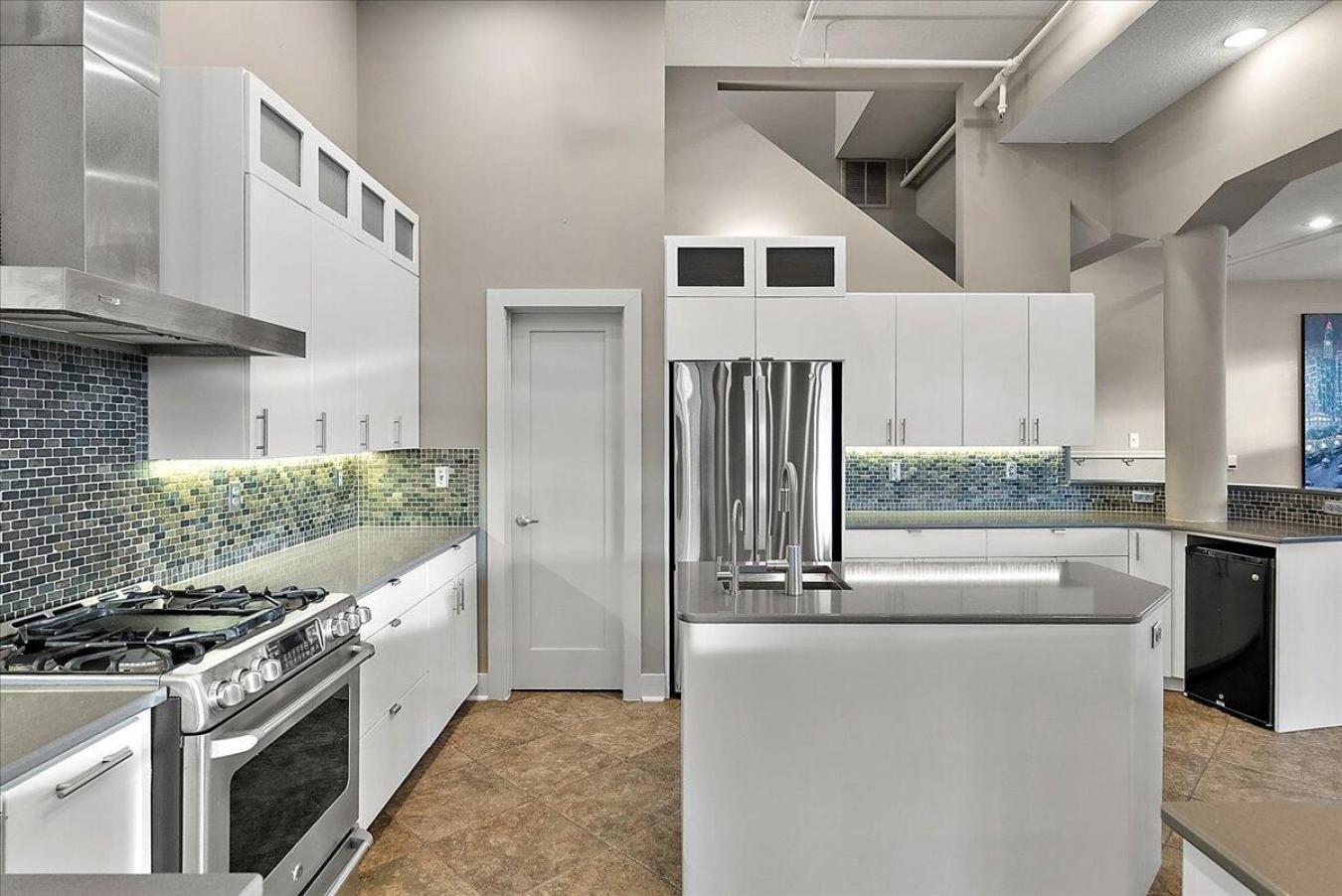 Kalamazoo, Kalamazoo, 49007, United States, 2 Bedrooms Bedrooms, ,2 BathroomsBathrooms,Residential,For Sale,2003864