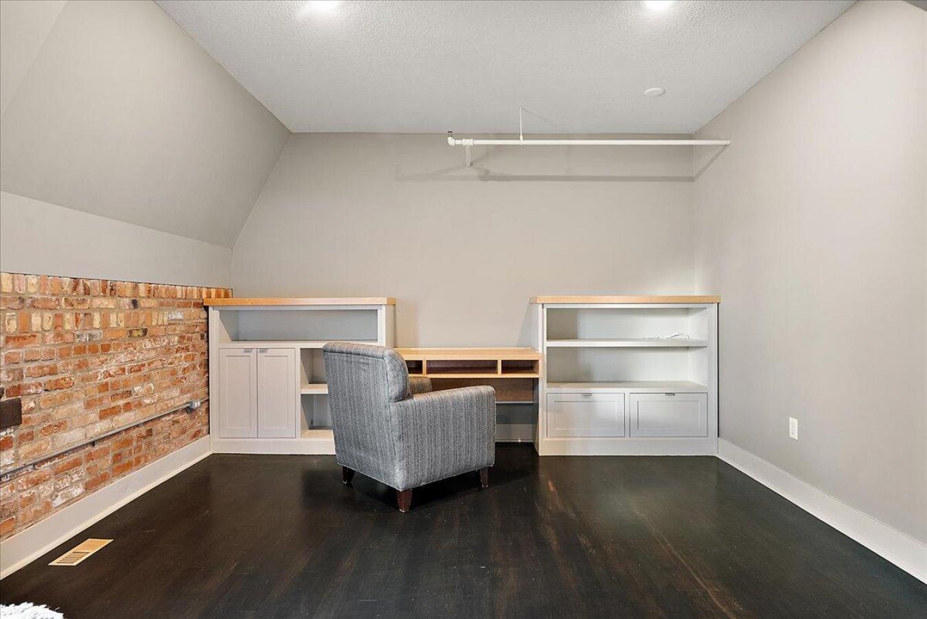 Kalamazoo, Kalamazoo, 49007, United States, 2 Bedrooms Bedrooms, ,2 BathroomsBathrooms,Residential,For Sale,2003864