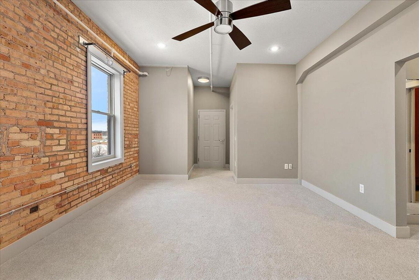 Kalamazoo, Kalamazoo, 49007, United States, 2 Bedrooms Bedrooms, ,2 BathroomsBathrooms,Residential,For Sale,2003864