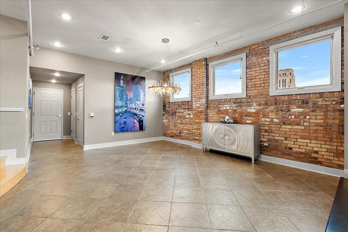 Kalamazoo, Kalamazoo, 49007, United States, 2 Bedrooms Bedrooms, ,2 BathroomsBathrooms,Residential,For Sale,2003864