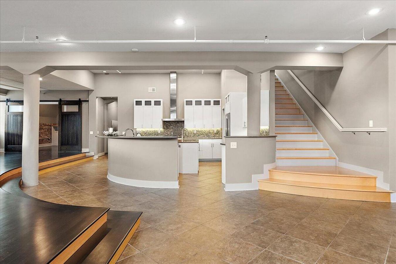 Kalamazoo, Kalamazoo, 49007, United States, 2 Bedrooms Bedrooms, ,2 BathroomsBathrooms,Residential,For Sale,2003864