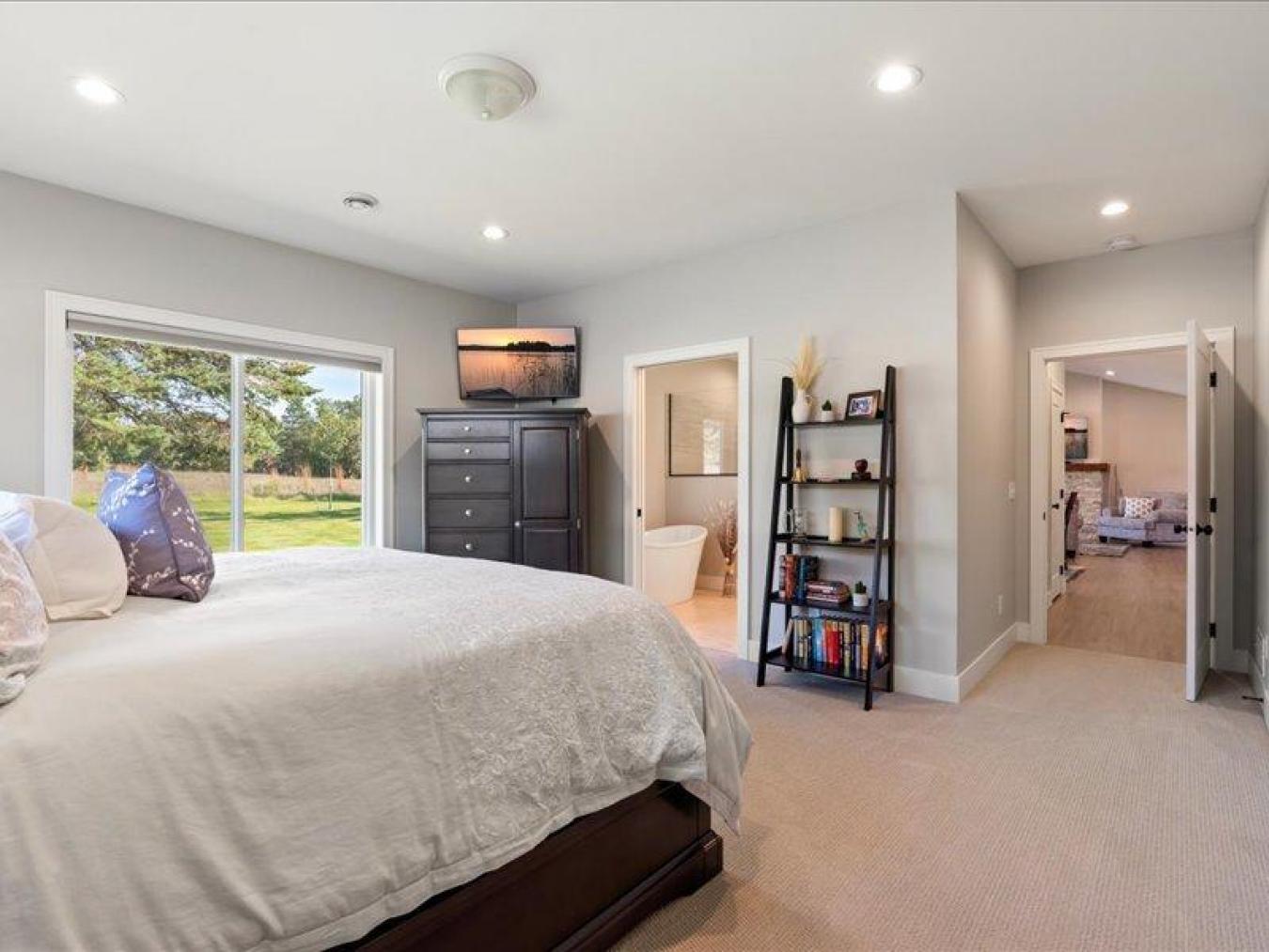 East Gull Lake, Cass, 56401, United States, 3 Bedrooms Bedrooms, ,2 BathroomsBathrooms,Residential,For Sale,2003862