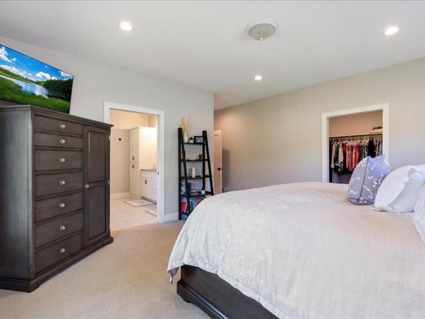 East Gull Lake, Cass, 56401, United States, 3 Bedrooms Bedrooms, ,2 BathroomsBathrooms,Residential,For Sale,2003862