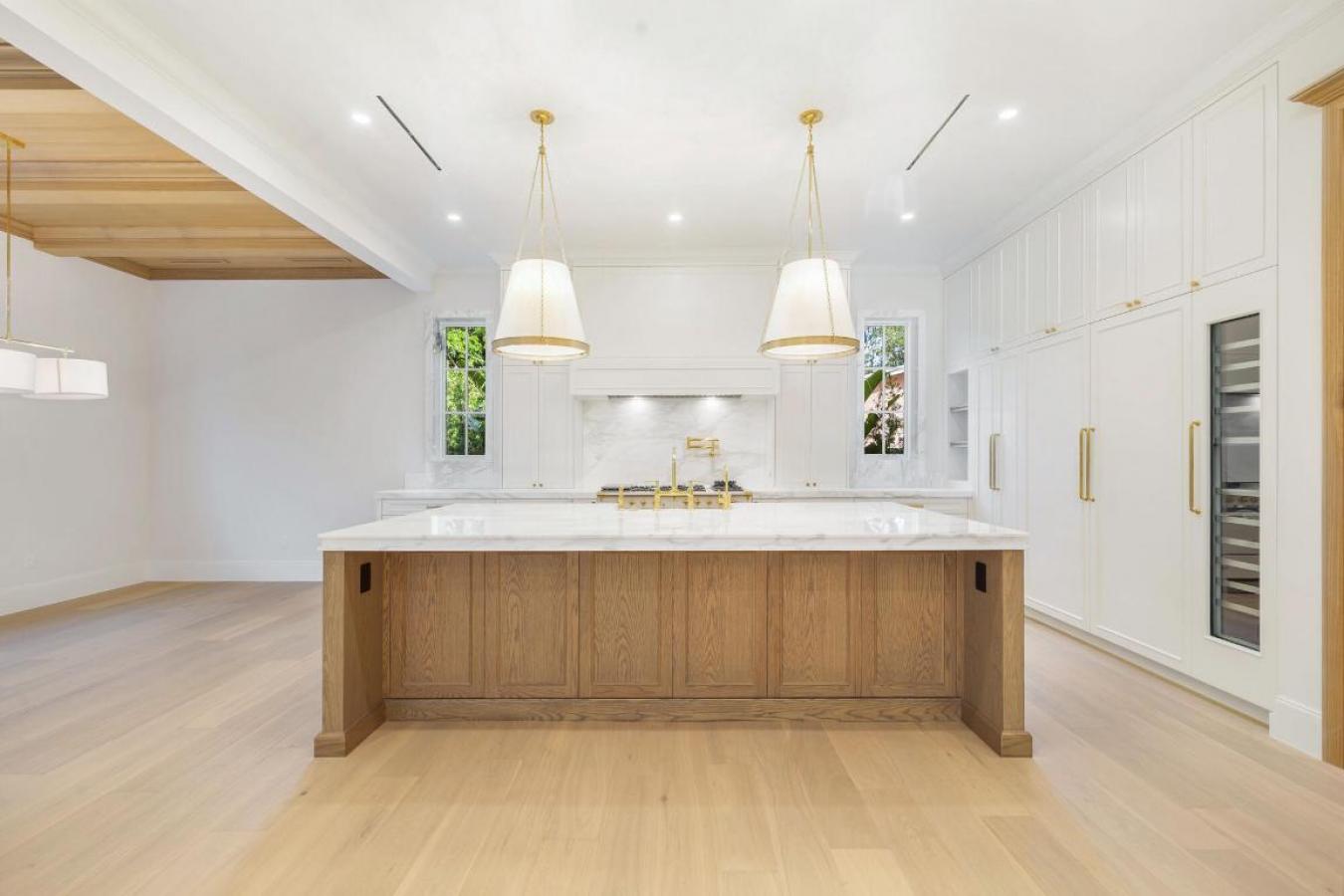 West Palm Beach, Florida, 33405, United States, 5 Bedrooms Bedrooms, ,5 BathroomsBathrooms,Residential,For Sale,2003846