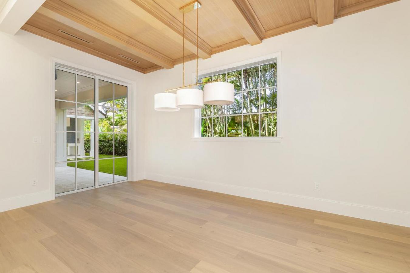 West Palm Beach, Florida, 33405, United States, 5 Bedrooms Bedrooms, ,5 BathroomsBathrooms,Residential,For Sale,2003846