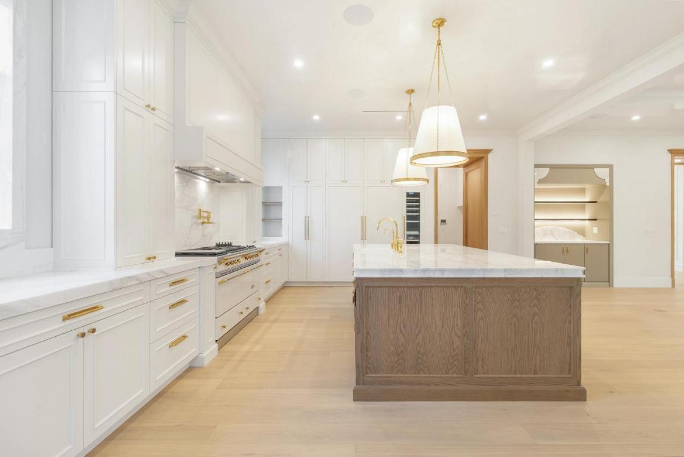 West Palm Beach, Florida, 33405, United States, 5 Bedrooms Bedrooms, ,5 BathroomsBathrooms,Residential,For Sale,2003846