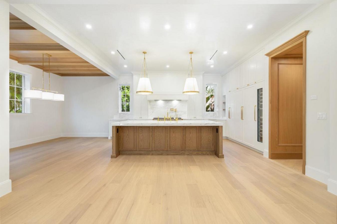 West Palm Beach, Florida, 33405, United States, 5 Bedrooms Bedrooms, ,5 BathroomsBathrooms,Residential,For Sale,2003846