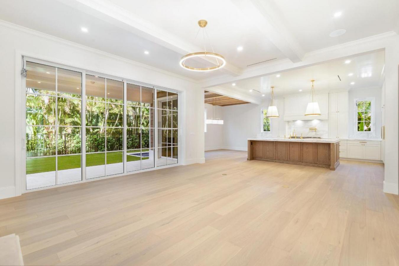 West Palm Beach, Florida, 33405, United States, 5 Bedrooms Bedrooms, ,5 BathroomsBathrooms,Residential,For Sale,2003846