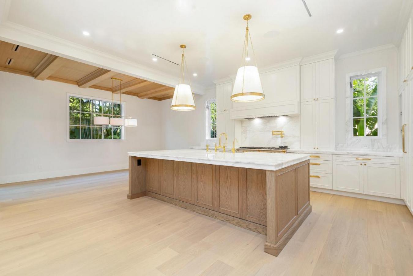 West Palm Beach, Florida, 33405, United States, 5 Bedrooms Bedrooms, ,5 BathroomsBathrooms,Residential,For Sale,2003846