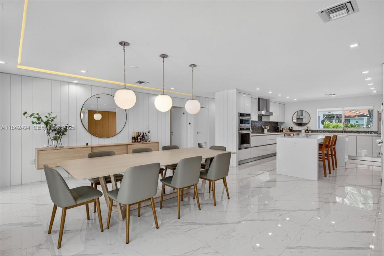 Hallandale, Florida, 33009, United States, 5 Bedrooms Bedrooms, ,4 BathroomsBathrooms,Residential,For Sale,2003845