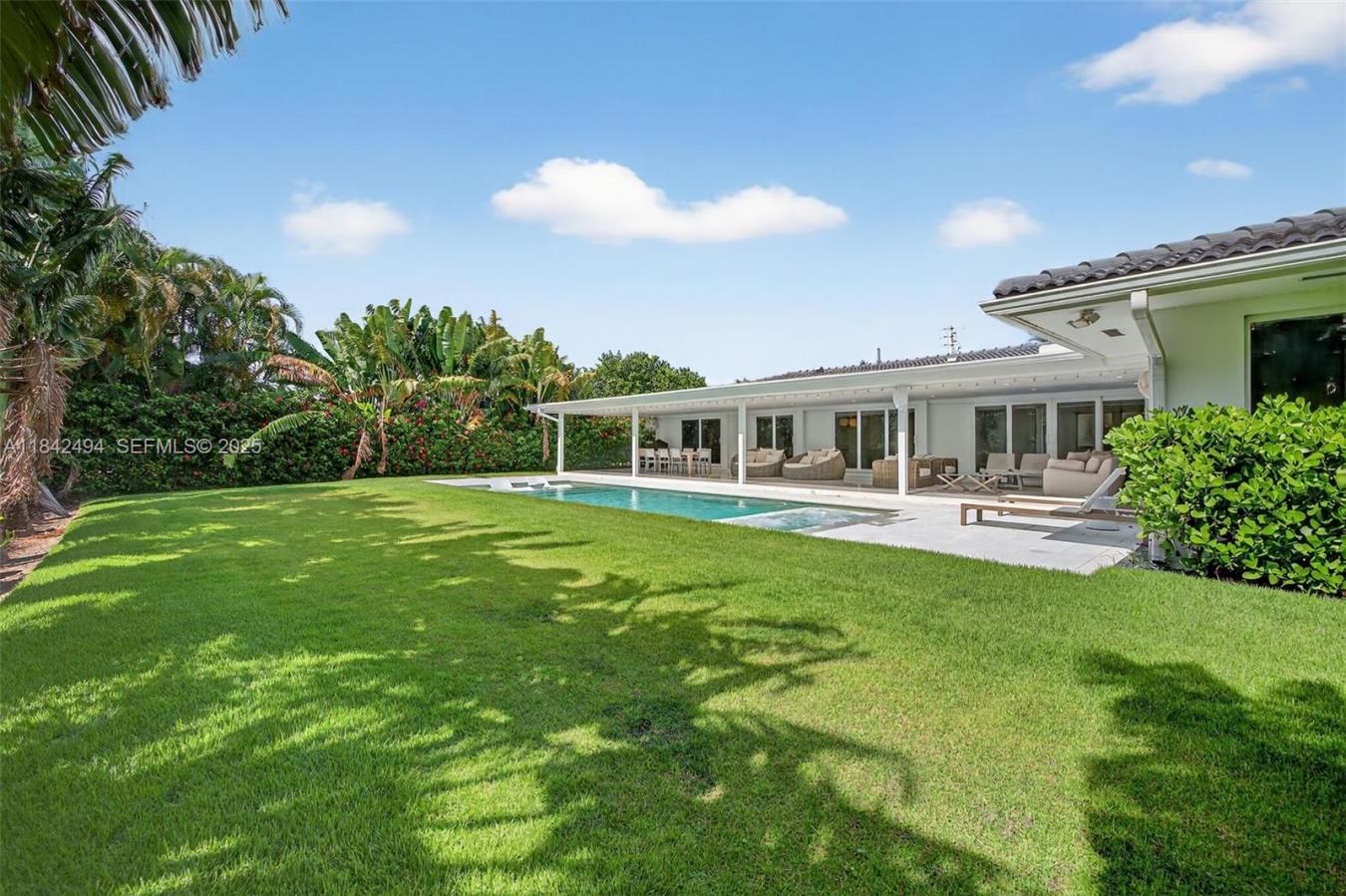 Hallandale, Florida, 33009, United States, 5 Bedrooms Bedrooms, ,4 BathroomsBathrooms,Residential,For Sale,2003845