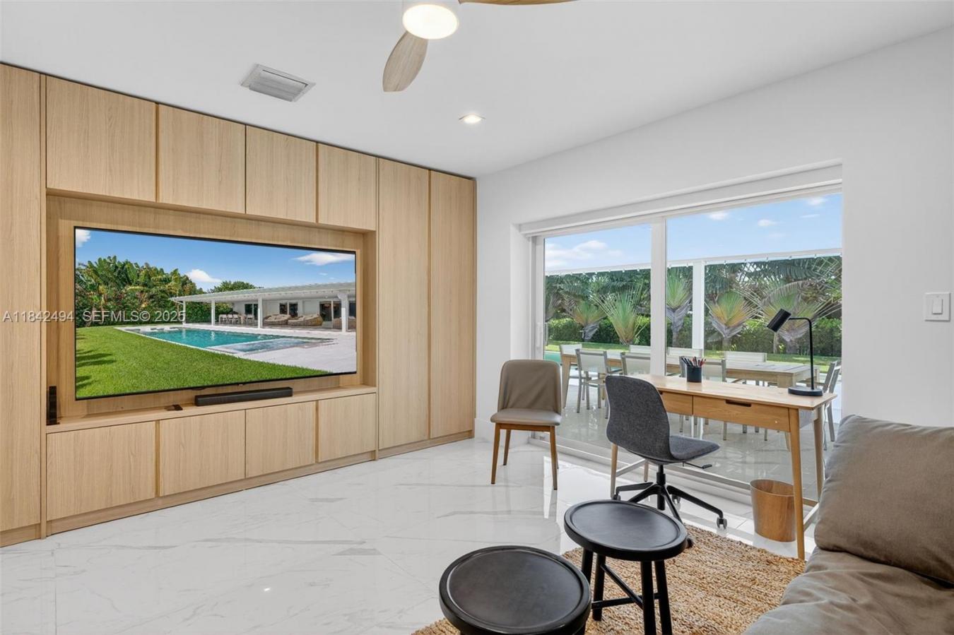 Hallandale, Florida, 33009, United States, 5 Bedrooms Bedrooms, ,4 BathroomsBathrooms,Residential,For Sale,2003845