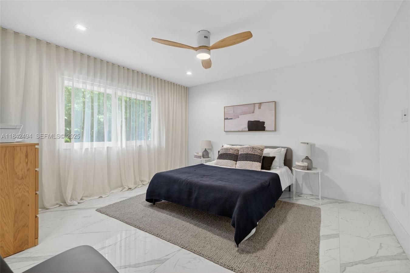 Hallandale, Florida, 33009, United States, 5 Bedrooms Bedrooms, ,4 BathroomsBathrooms,Residential,For Sale,2003845