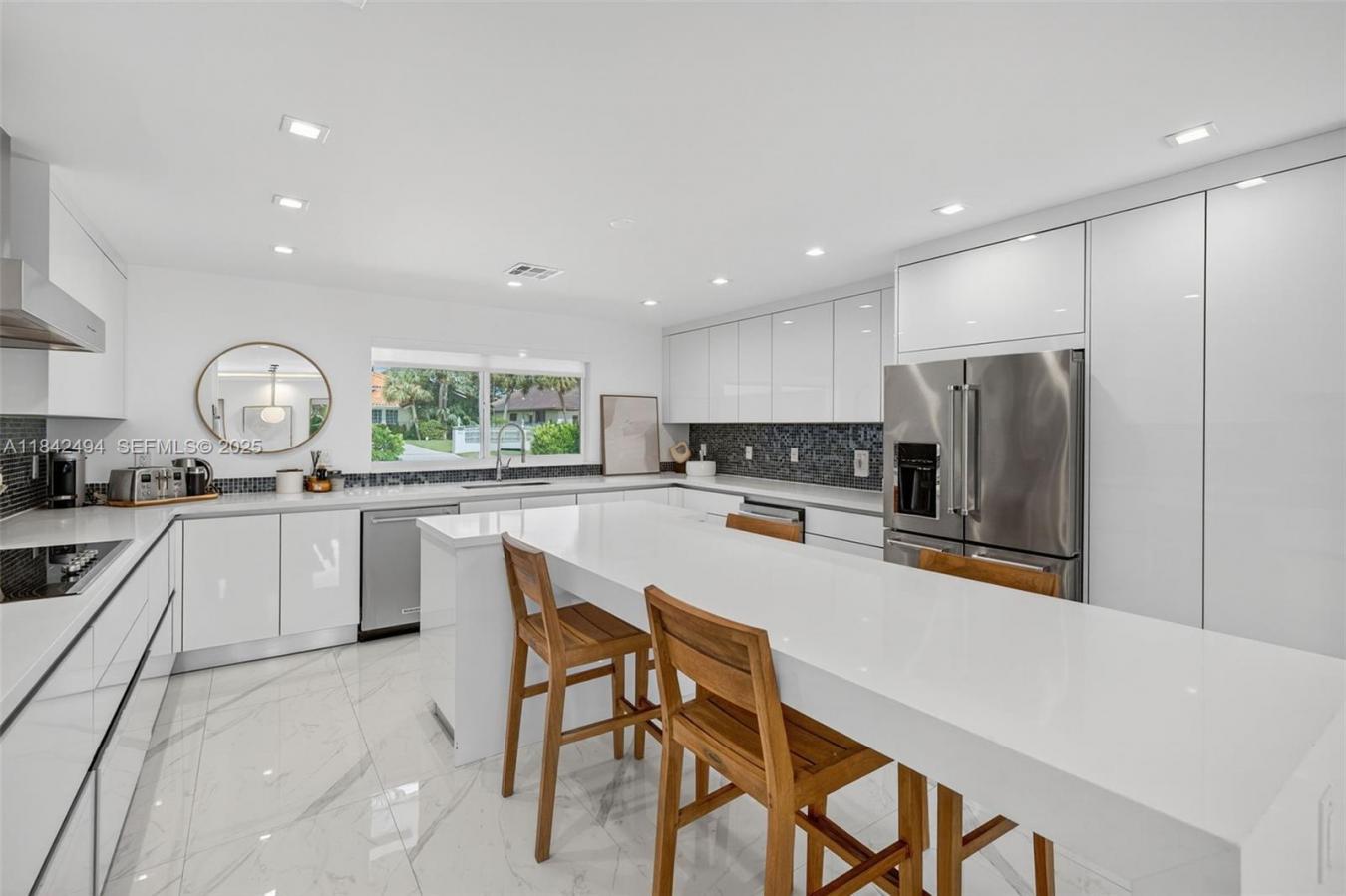 Hallandale, Florida, 33009, United States, 5 Bedrooms Bedrooms, ,4 BathroomsBathrooms,Residential,For Sale,2003845