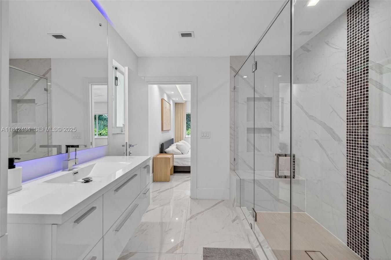 Hallandale, Florida, 33009, United States, 5 Bedrooms Bedrooms, ,4 BathroomsBathrooms,Residential,For Sale,2003845