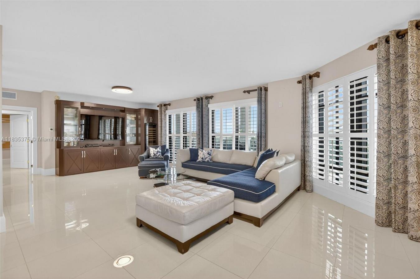 Boca Raton, Florida, 33432, United States, 3 Bedrooms Bedrooms, ,3 BathroomsBathrooms,Residential,For Sale,2003842