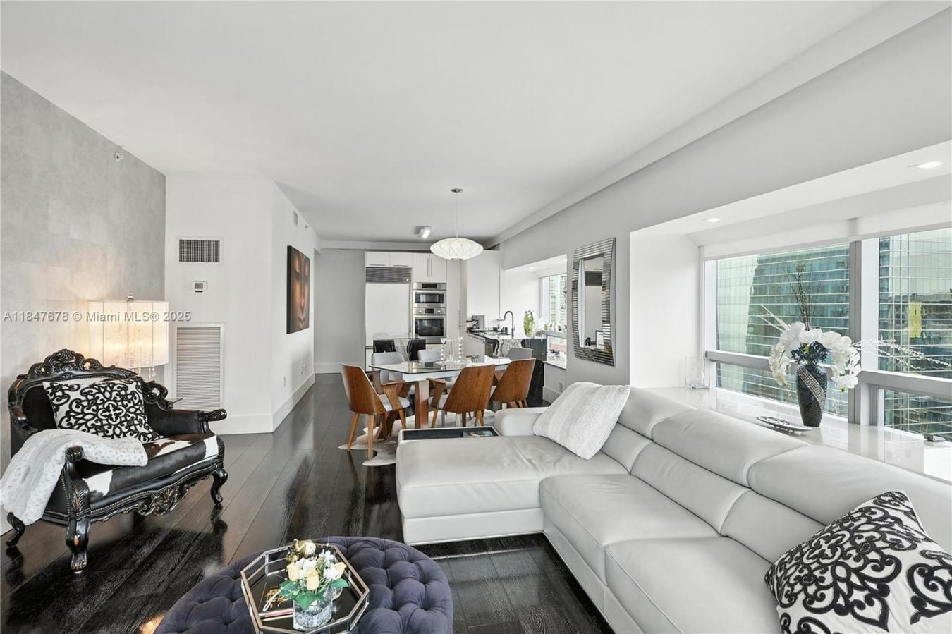 Miami, Florida, 33131, United States, 2 Bedrooms Bedrooms, ,2 BathroomsBathrooms,Residential,For Sale,2003841