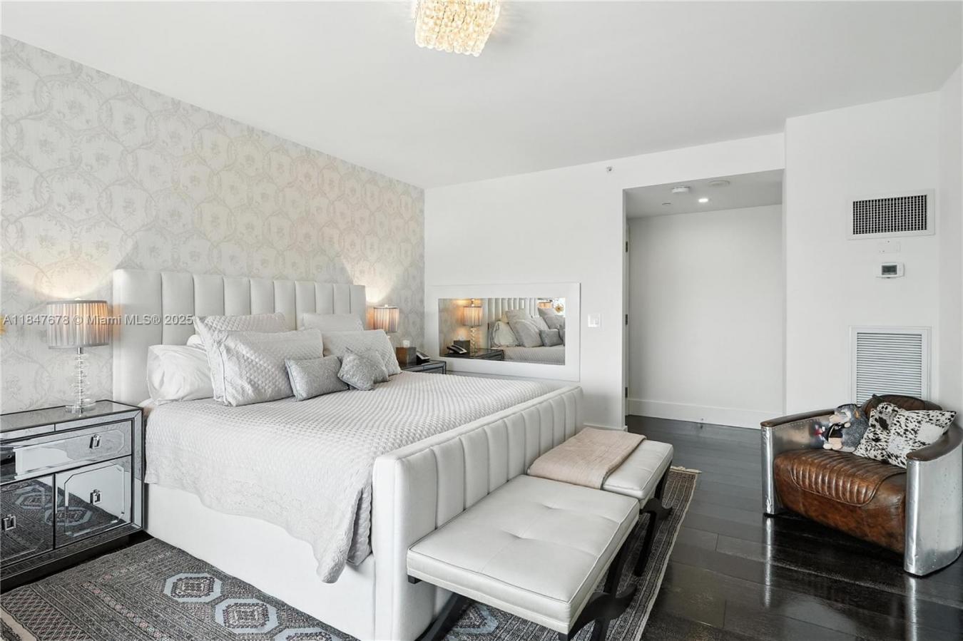 Miami, Florida, 33131, United States, 2 Bedrooms Bedrooms, ,2 BathroomsBathrooms,Residential,For Sale,2003841