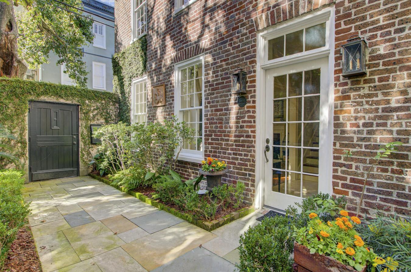 Charleston, Charleston, 29401, United States, 4 Bedrooms Bedrooms, ,2 BathroomsBathrooms,Residential,For Sale,2003838