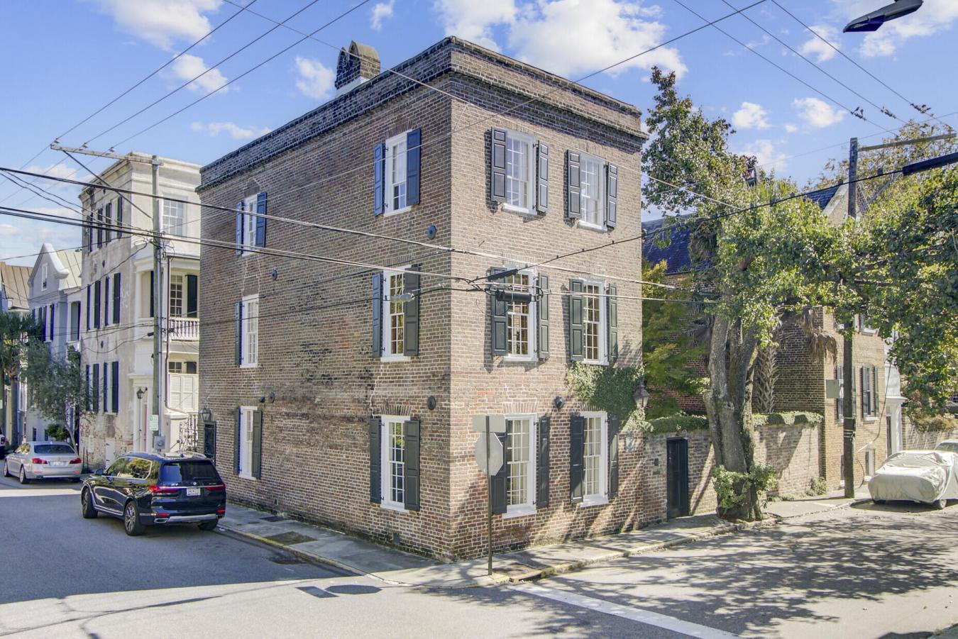 Charleston, Charleston, 29401, United States, 4 Bedrooms Bedrooms, ,2 BathroomsBathrooms,Residential,For Sale,2003838