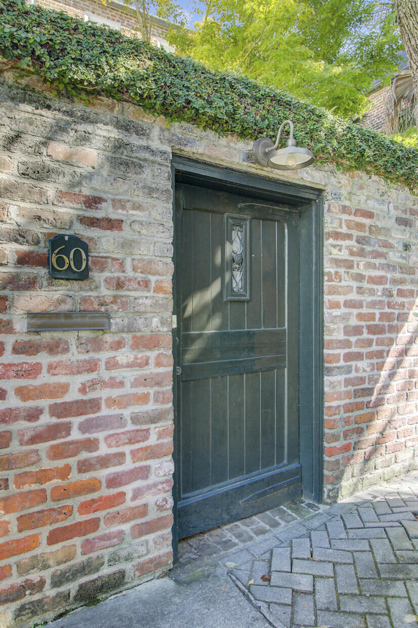 Charleston, Charleston, 29401, United States, 4 Bedrooms Bedrooms, ,2 BathroomsBathrooms,Residential,For Sale,2003838