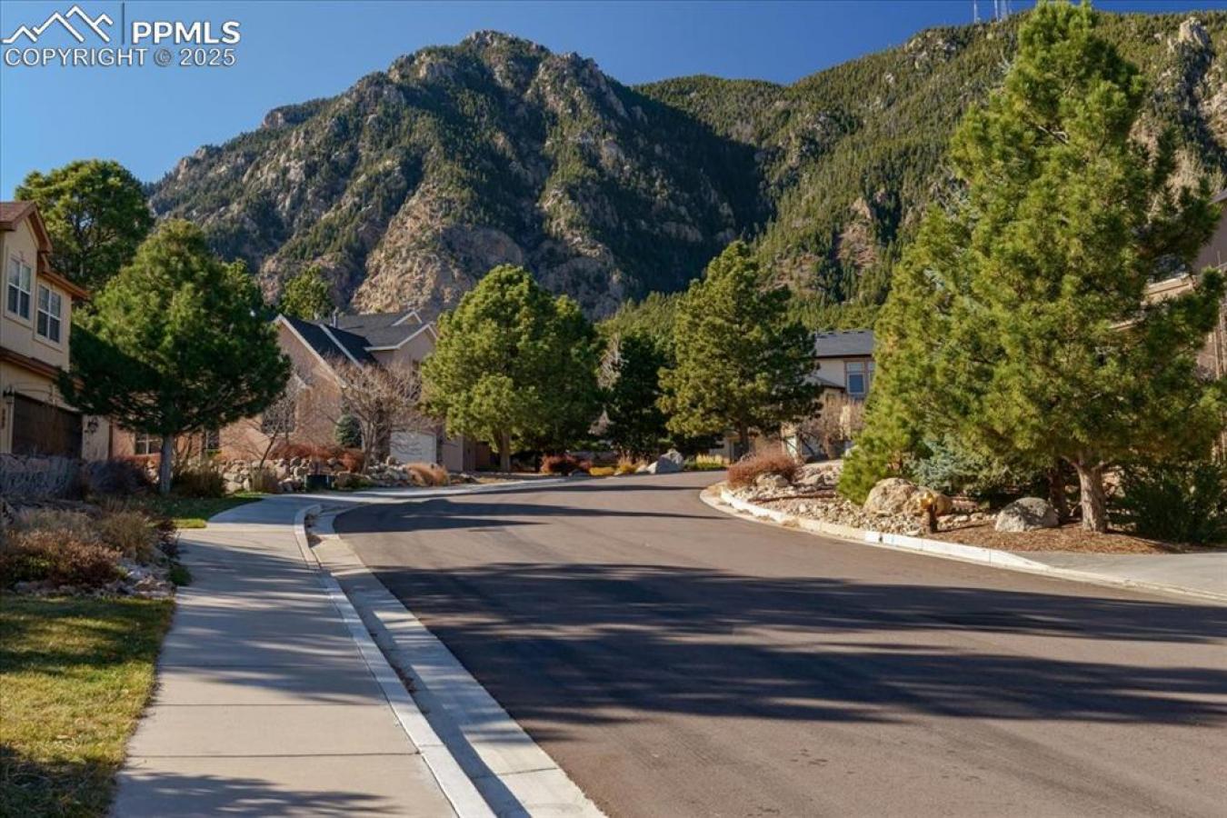 Colorado Springs, El Paso, 80906, United States, 5 Bedrooms Bedrooms, ,3 BathroomsBathrooms,Residential,For Sale,2003829