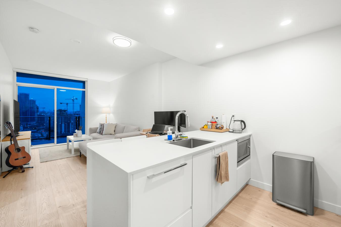 Burnaby, CANADA, V5C 0N4, Canada, 1 Bedroom Bedrooms, ,1 BathroomBathrooms,Residential,For Sale,2003827