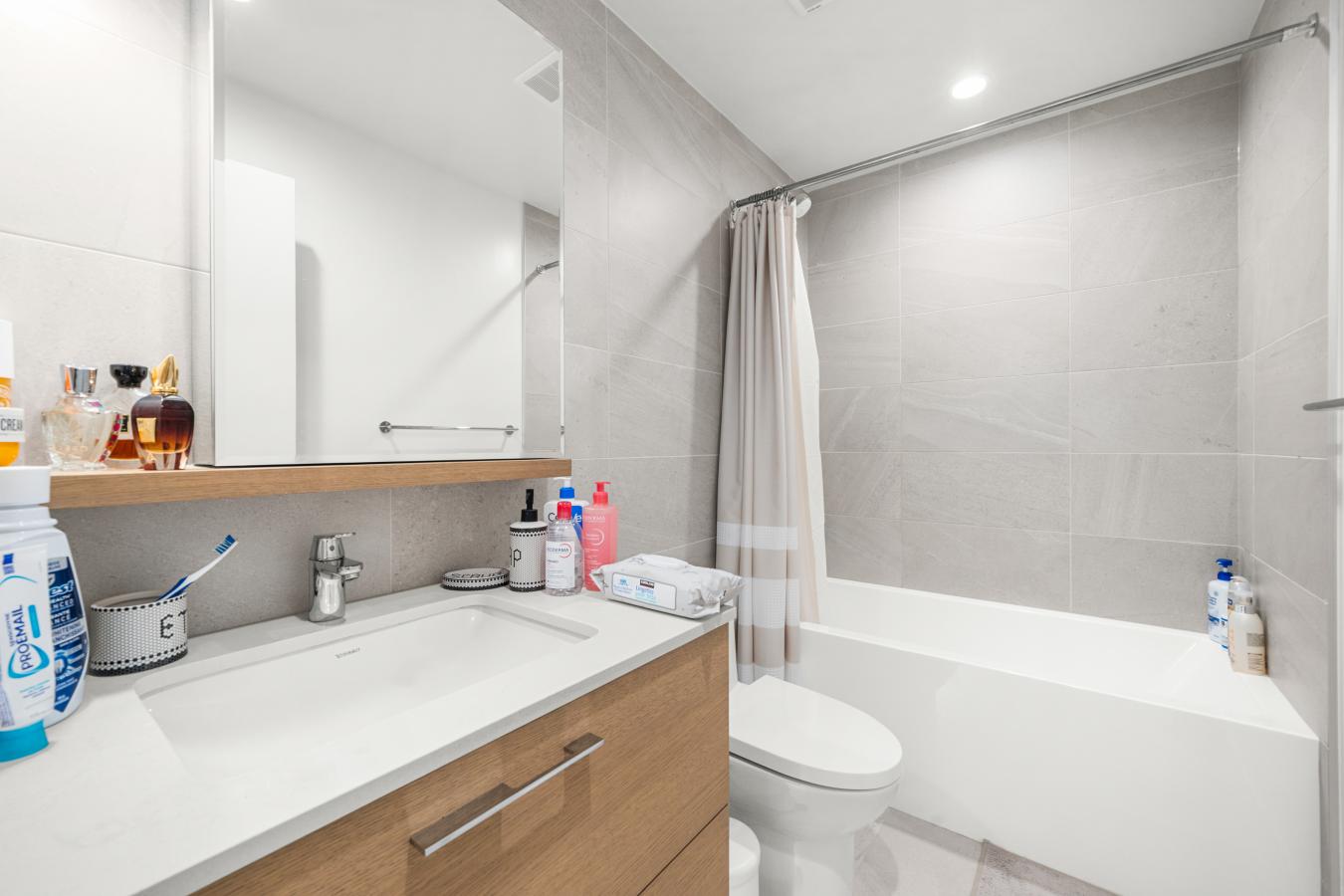 Burnaby, CANADA, V5C 0N4, Canada, 1 Bedroom Bedrooms, ,1 BathroomBathrooms,Residential,For Sale,2003827